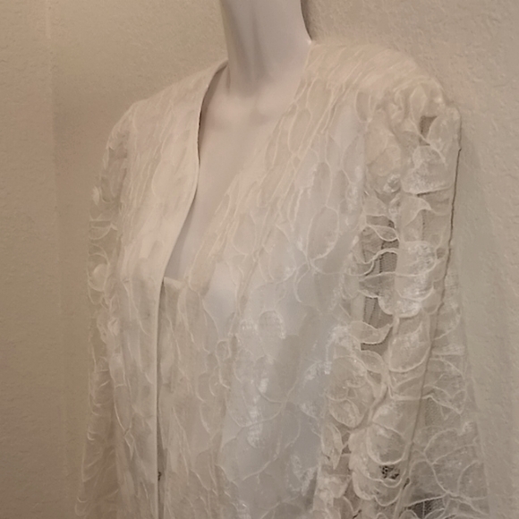 Patra 2 Piece Cream Lace Suit - Picture 6 of 15